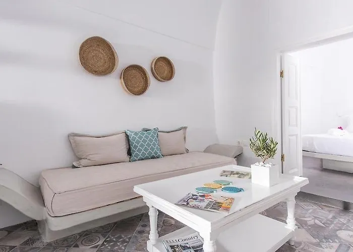 Angels Santorini Megalochori (Santorini)