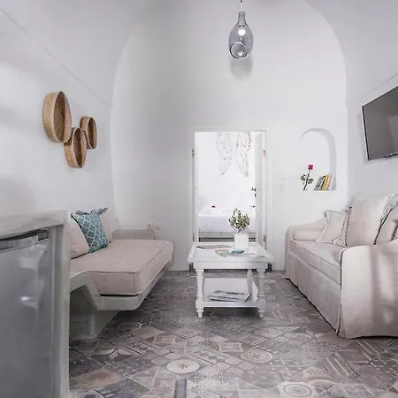 Angels Santorini * Megalokori