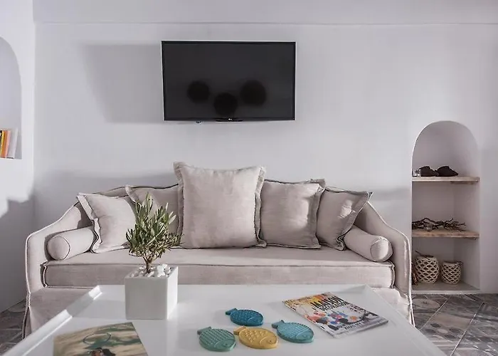 Angels Santorini Μεγαλοχώρι