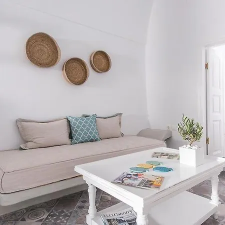 Angels Santorini Megalochori (Santorini)