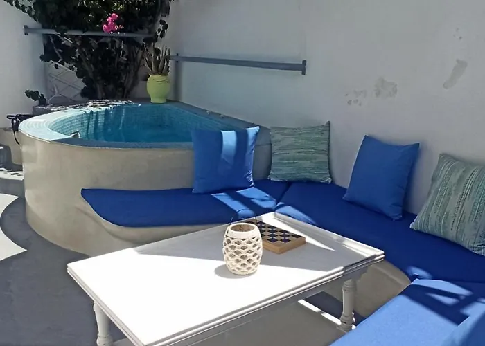 Angels Santorini Villa Megalokori